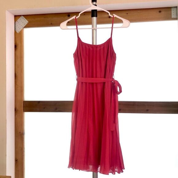 Kismet Raspberry Coloured Lined Pleated Dress / Sz XS - Picture 4 of 6